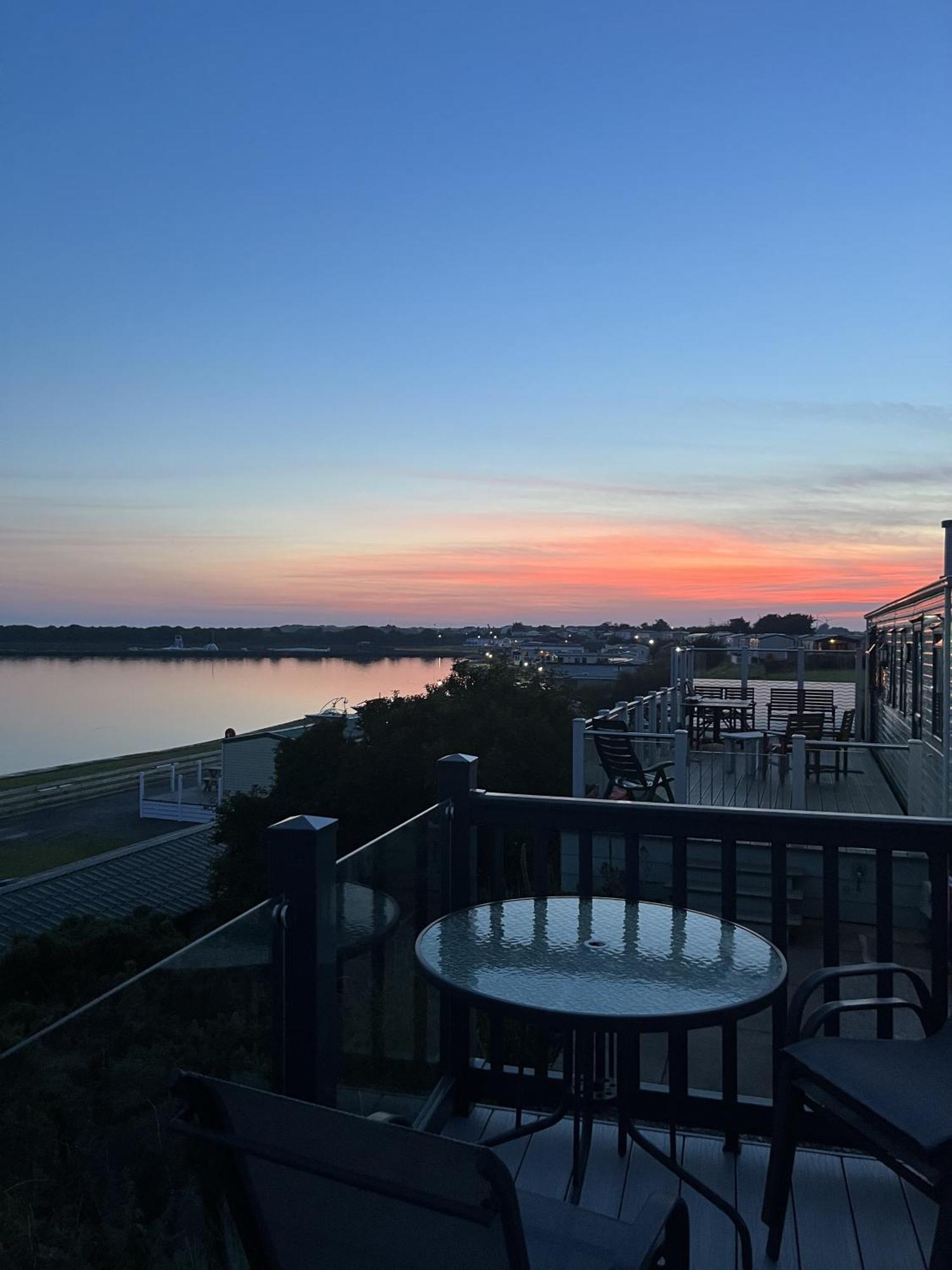 Lake View 92 ميلوم المظهر الخارجي الصورة